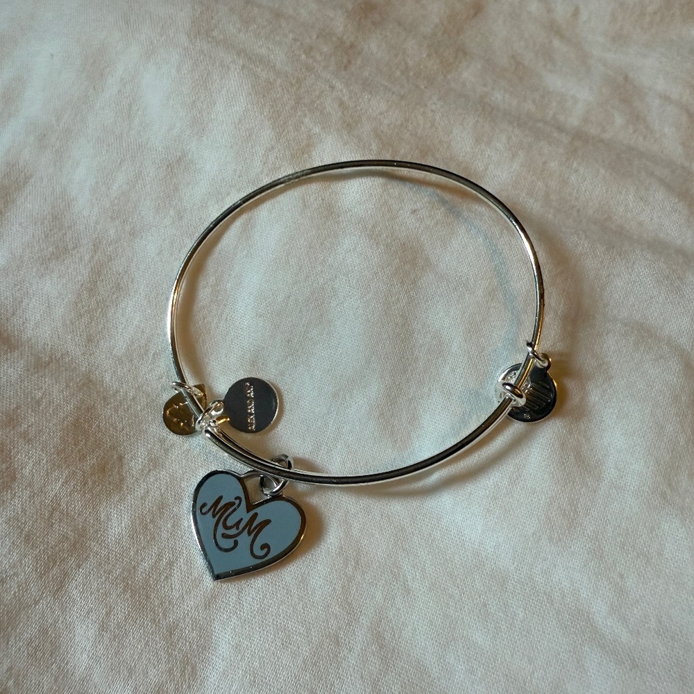 Alex and Ani “Mum” bracelet NWOT
